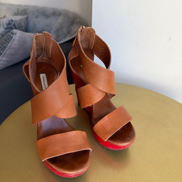 Diane Von Furstenberg iconic wedges - Picture 2 of 4